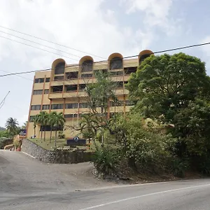 Hotel Ambassador, Dibe